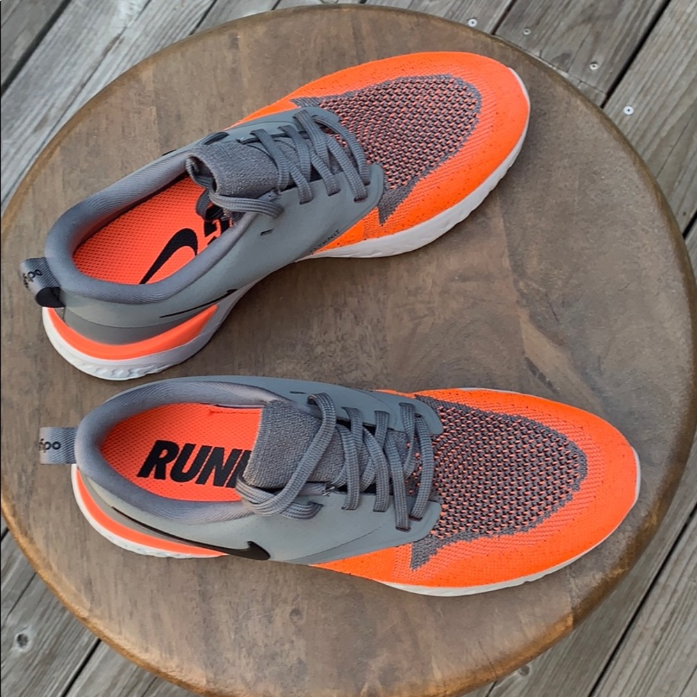 Nike Women’s Odyssey React 2 Flyknit, NIB - Picture 2 of 12